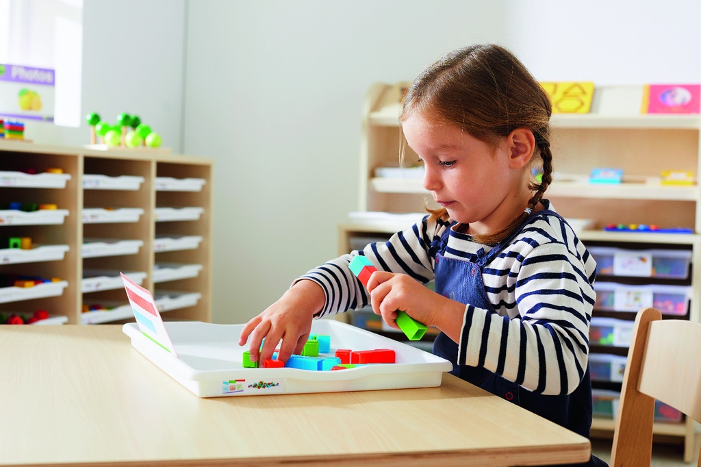 MULTI-KLEURIGE ACTIVITEITENBAKJES - SET VAN 4