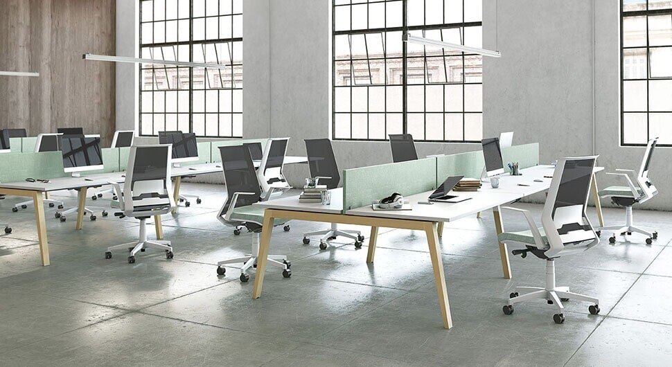 BUREAU BORN MET HOUTEN ONDERSTEL